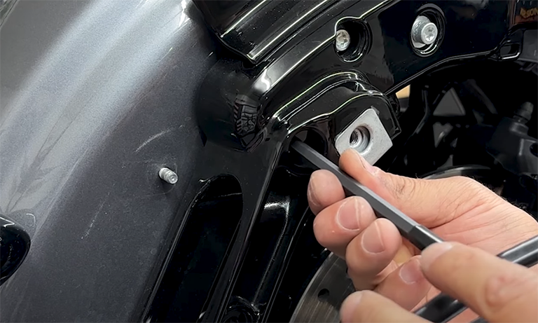 3._saddlebag_bolt_5