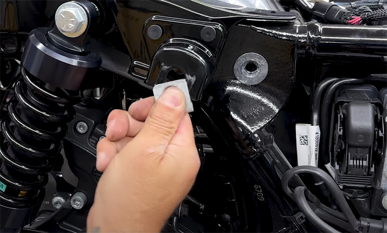 3._saddlebag_clip_2