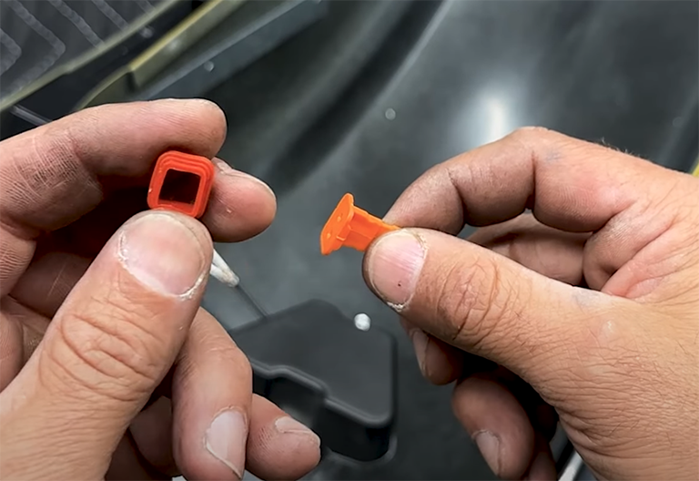 6._connector_gasket_and_clip